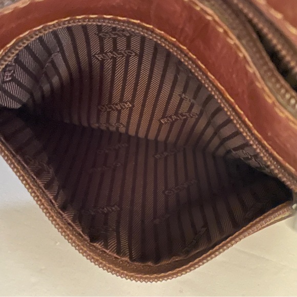 Rialto Tan Leather Crossbody Bag Very Nice Soft Leather Zip Pockets Fully Lined - Picture 5 of 13